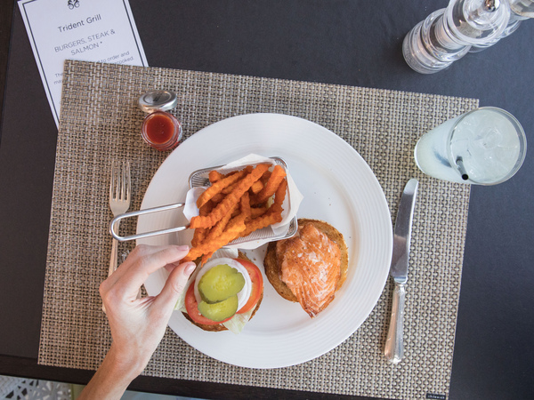 Crystal Cruises Trident Grill 7.jpg